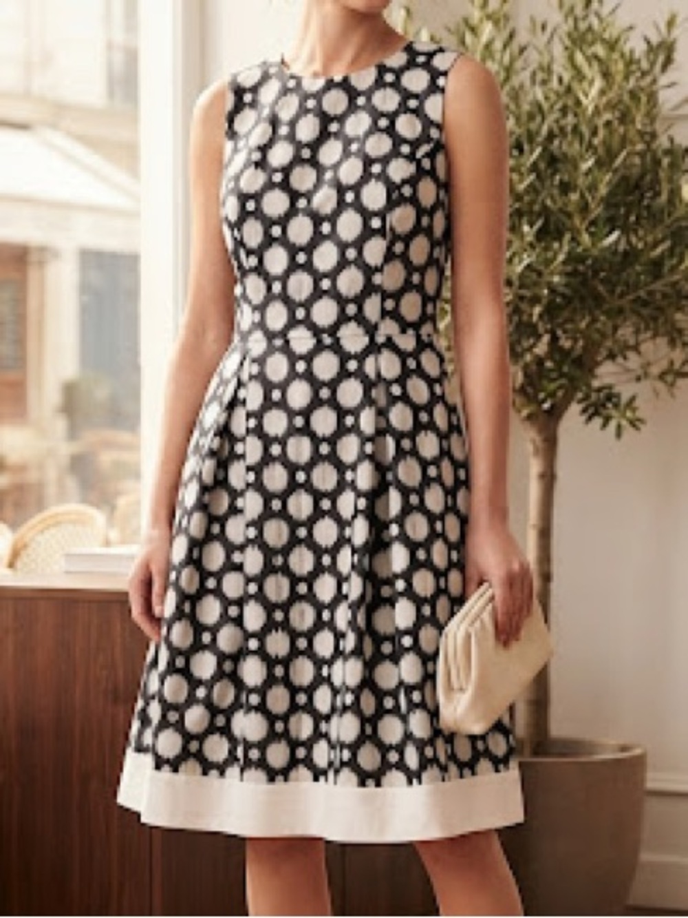 Carmen Marc Valvo Black & White Sleeveless Fit-and-Flare Dress